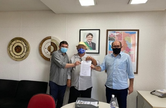 Prefeito Netinho solicita incluso do municpio de Assuno do PI no Programa Estadual de Abastecimento Dgua em carros-pipa 