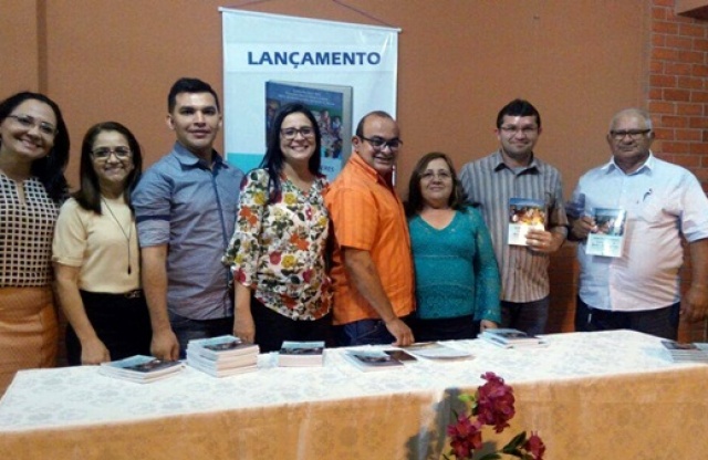 Prefeito Netinho prestigia evento Cultural em Buriti dos Montes 