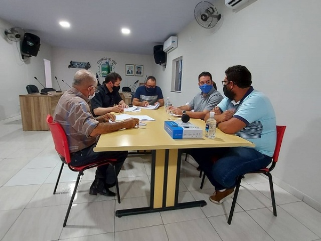 Diretoria do Meio Ambiente de Assuno do Piau realiza reunio para avaliar  aes de 2020 
