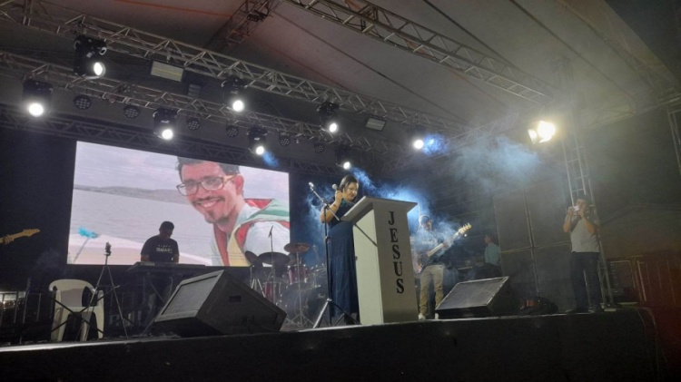 A celebração do Dia do Evangélico 2023, nesta segunda-feira, 11 de dezembro, conta com Caminhada de Louvor pelas principais ruas da cidade, culto e shows gospel em estrutura de palco montada pela prefeitura no bairro Vianna.