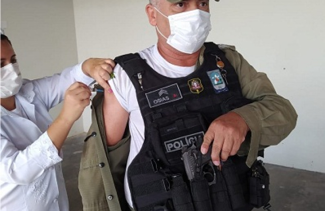 Saúde de Assunção do Piauí  inicia vacinação de Policiais Militares 